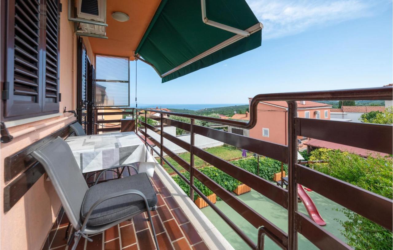 1 Bedroom Amazing Apartment In Peruški Buitenkant foto