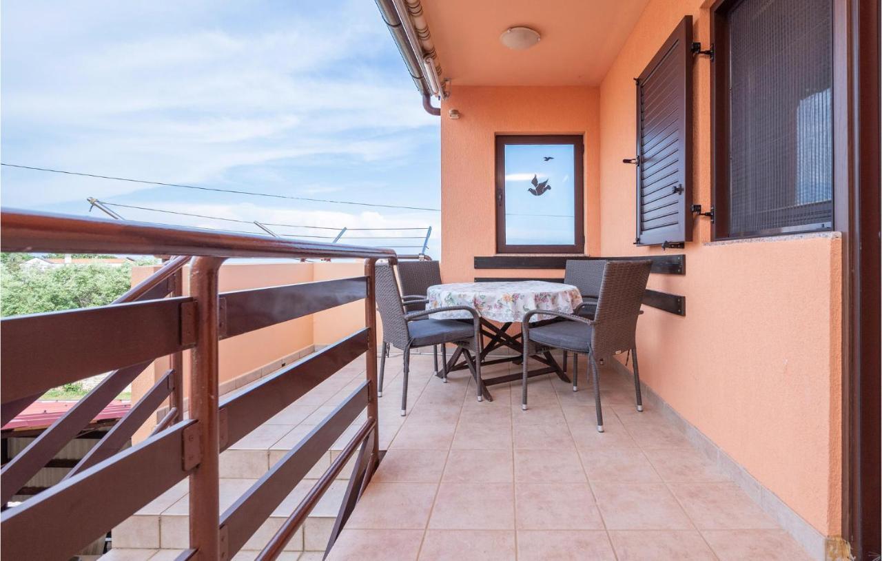 1 Bedroom Amazing Apartment In Peruški Buitenkant foto